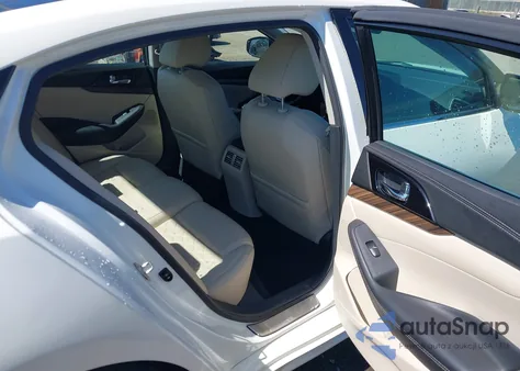 2016 Nissan Maxima 3.5 Platinum z USA, uszkodzony, nr VIN 1N4AA6AP5GC427642